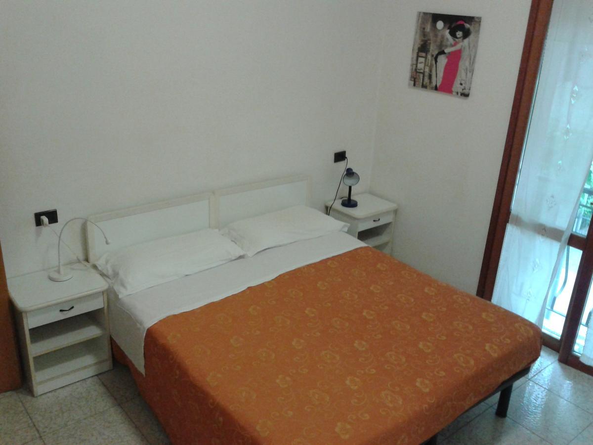 Residence Monaco Appartamenti Rimini Bilik gambar